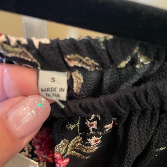 New Floral Romper - Picture 4 of 5